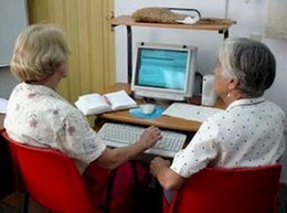 ancianas y computadora.jpg